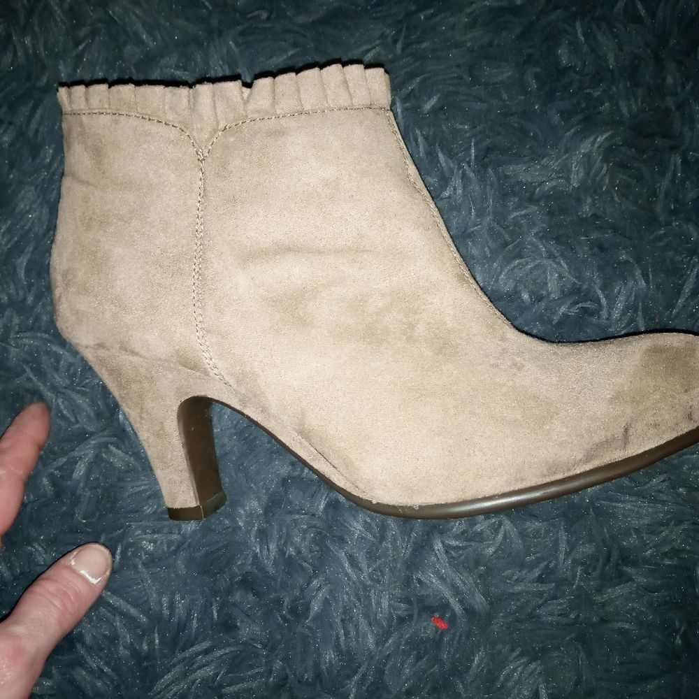 Booties - Picture 4 of 4